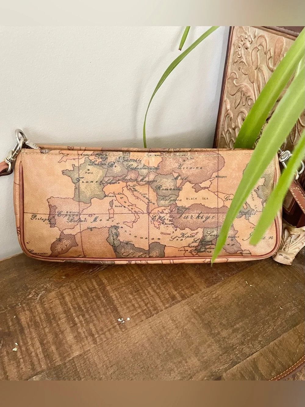 Vintage Alviero Martini 1A Classe Geo Classic Map Print Leather Crossbody Bag